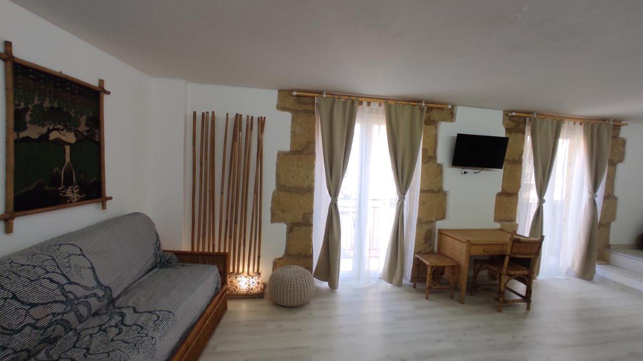 Apartment Greek Temple